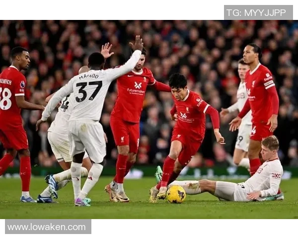 深入解析专业足球书籍的魅力与价值,助力球迷提升战术理解与比赛分析能力 深入解析专业足球书籍的魅力与价值,助力球迷提升战术理解与比赛分析能力