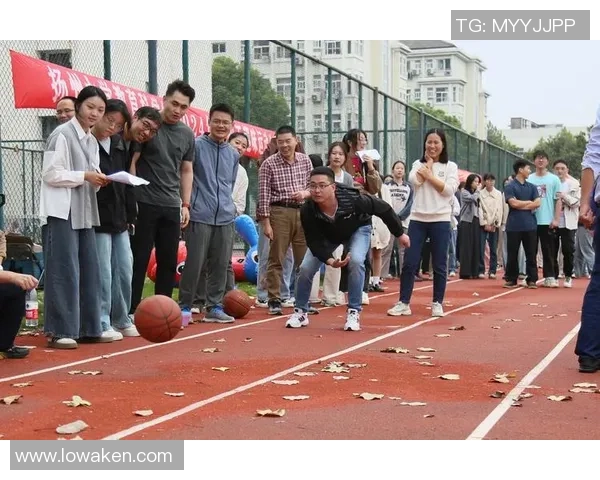 牵绳足球：探索新兴运动形式带来的乐趣与团队合作精神