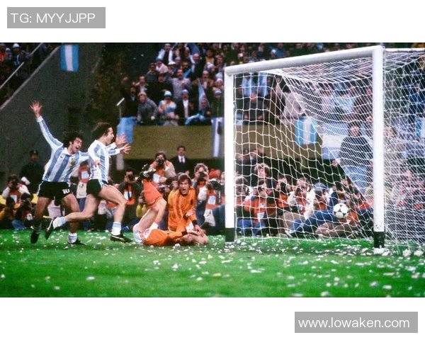 足球古典的魅力与传承探讨:从历史到现代的演变与影响 足球古典的魅力与传承探讨:从历史到现代的演变与影响